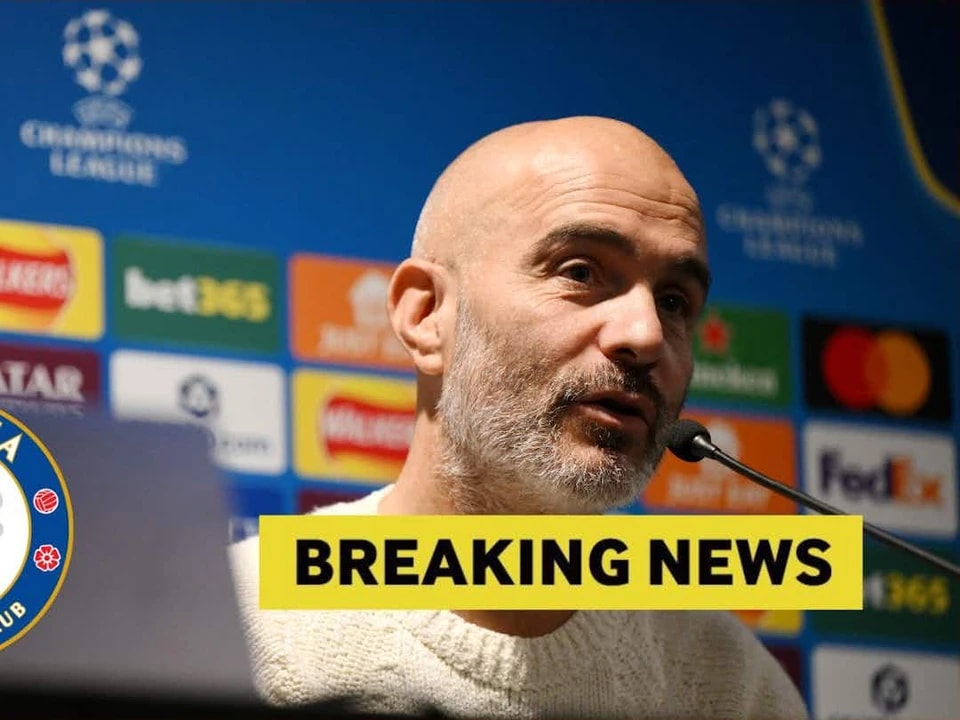 他应该考虑, 在后防线上 他应该考虑, 在后防线上